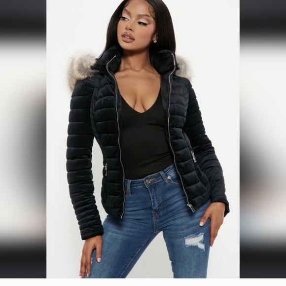 Gorgeous Jacket !! Velvet texture on outside Faux fur on Inside !!! New 🆕 - Picture 7 of 8